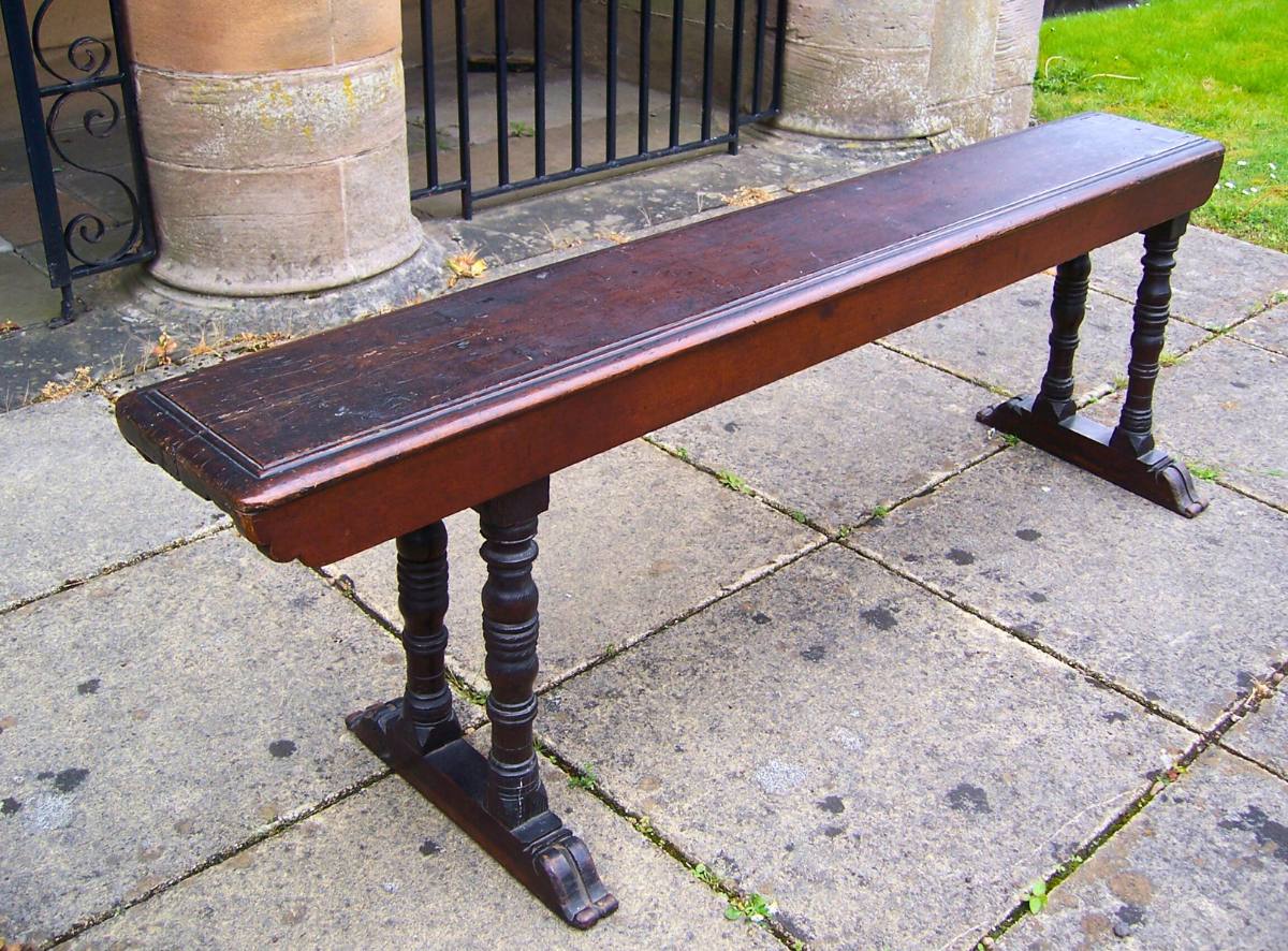 Cutty Stool - Old West Kirk - Lynnette Robertson 2022